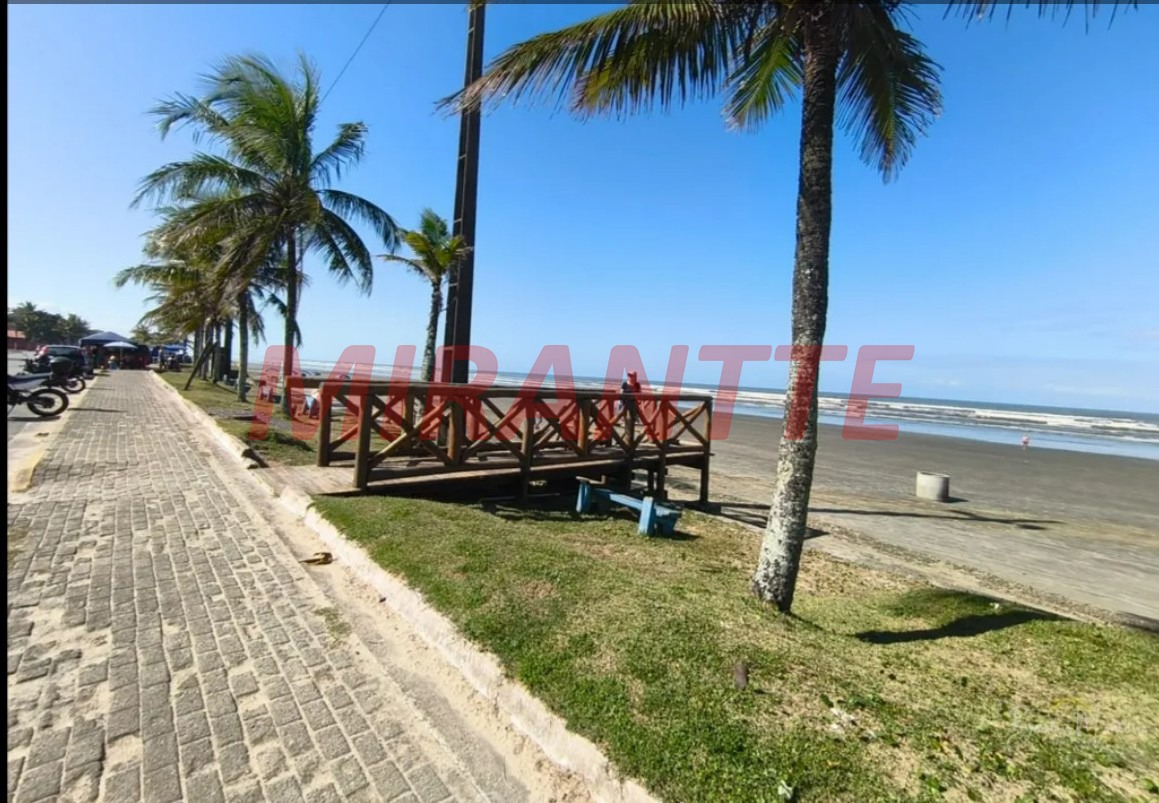 Casa terrea de 131m² com 3 quartos em Balneário Três Marias