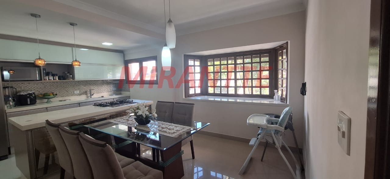 Sobrado de 480m² com 3 quartos em Santana