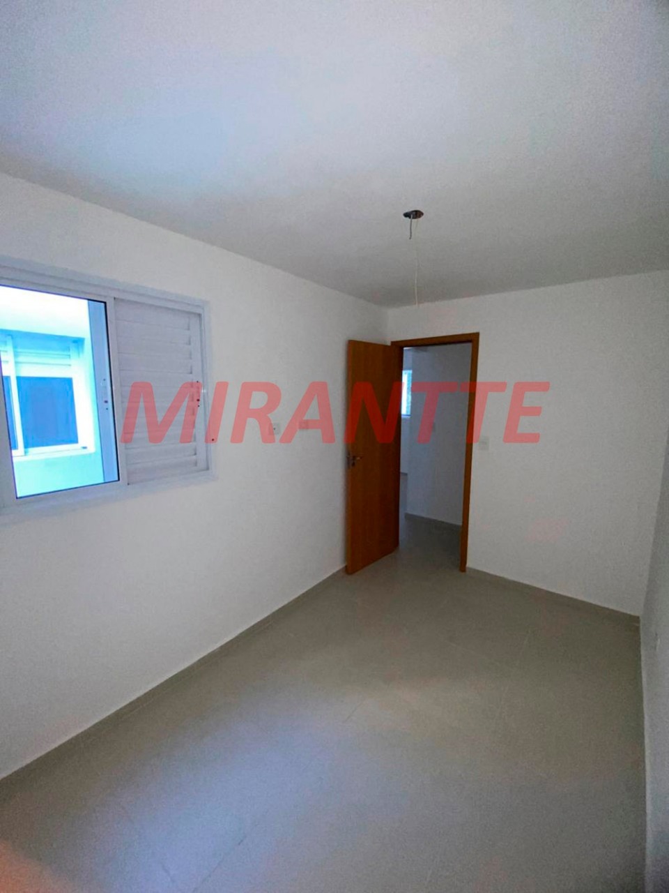 Apartamento de 38m² com 2 quartos em Água Fria
