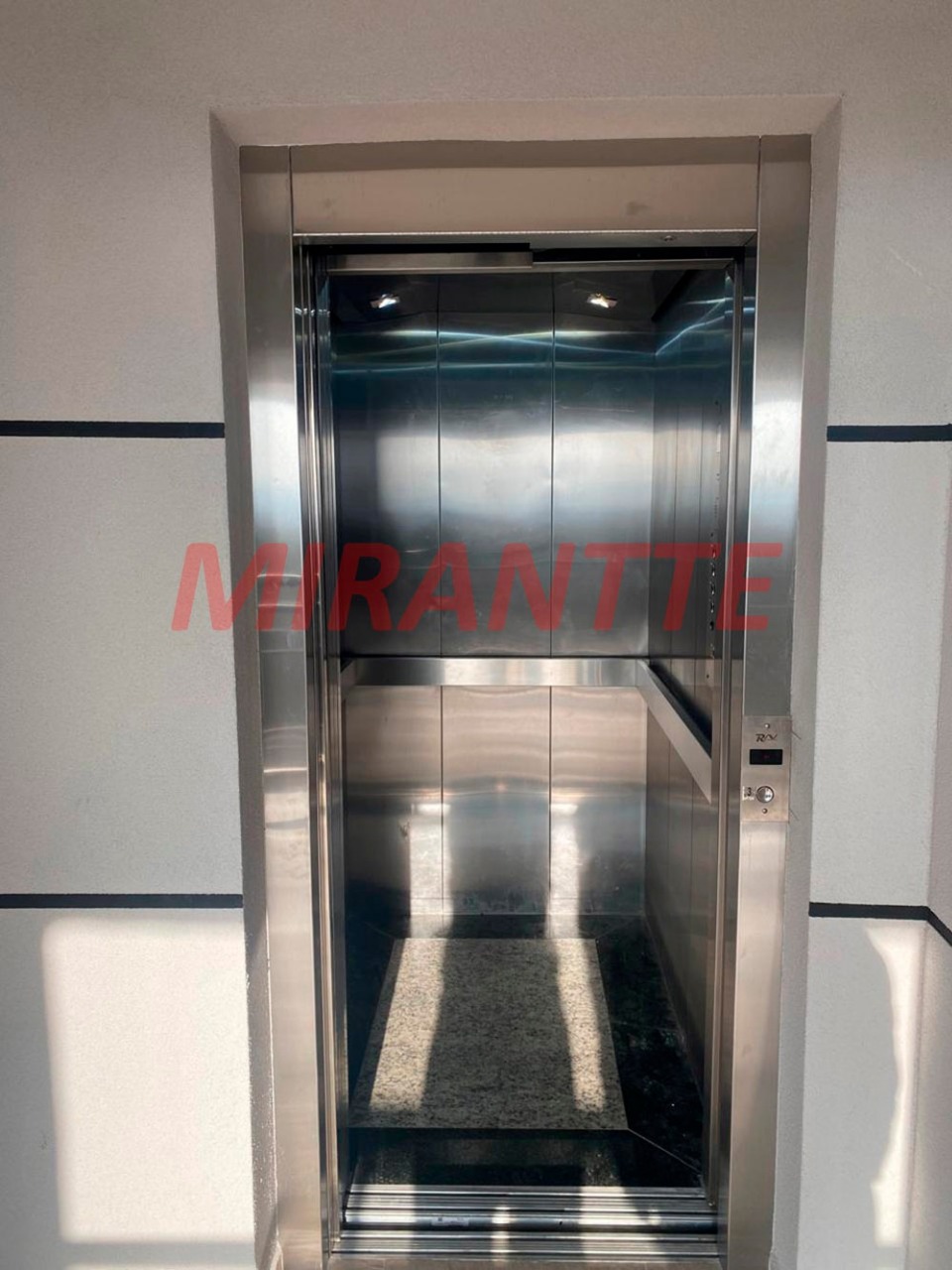 Apartamento de 38m² com 2 quartos em Água Fria