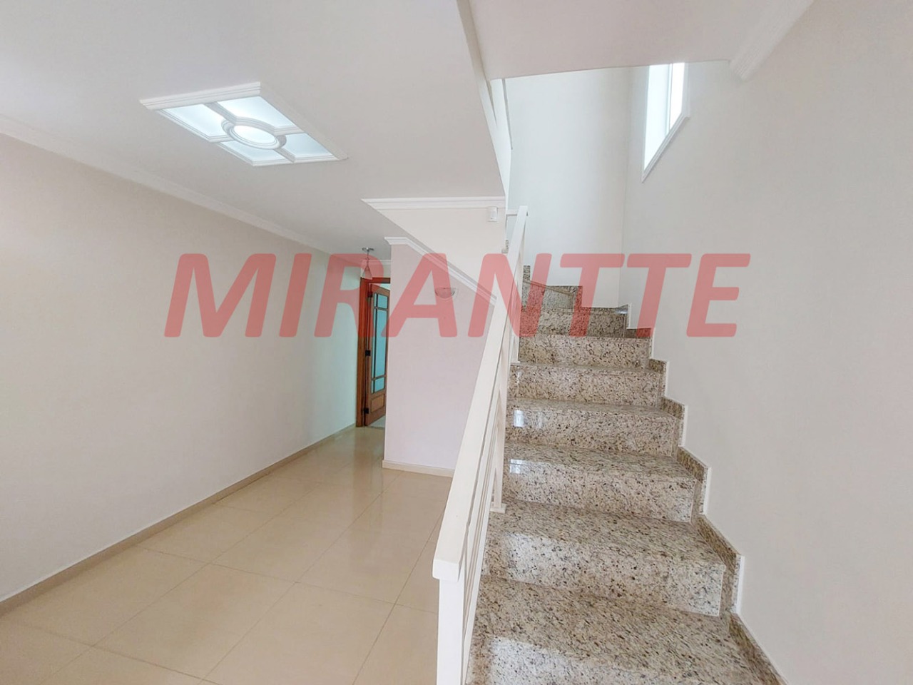 Sobrado de 134m² com 3 quartos em Parada Inglesa