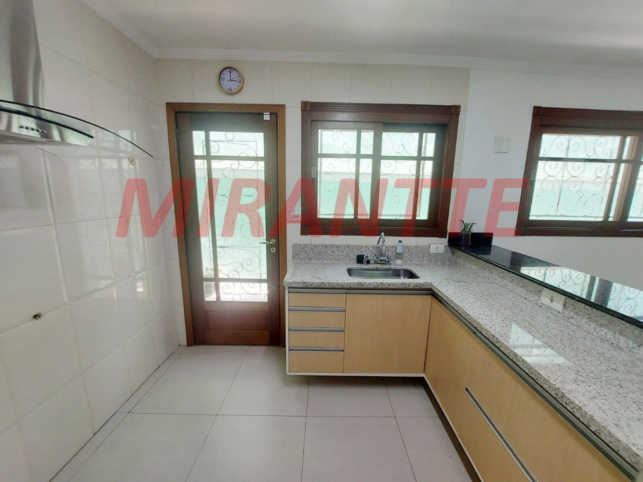 Sobrado de 134m² com 3 quartos em Parada Inglesa