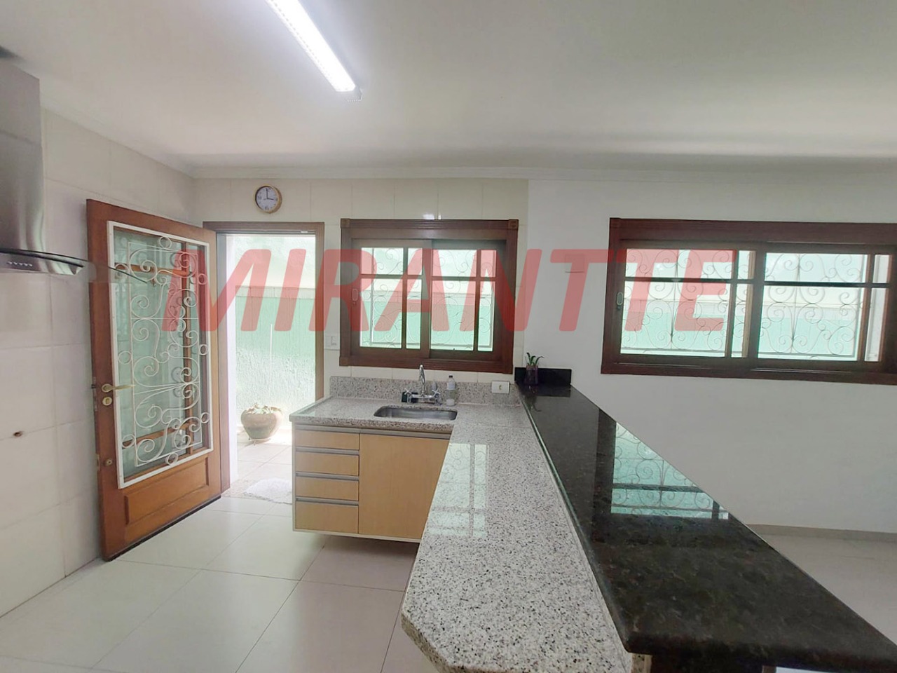 Sobrado de 134m² com 3 quartos em Parada Inglesa
