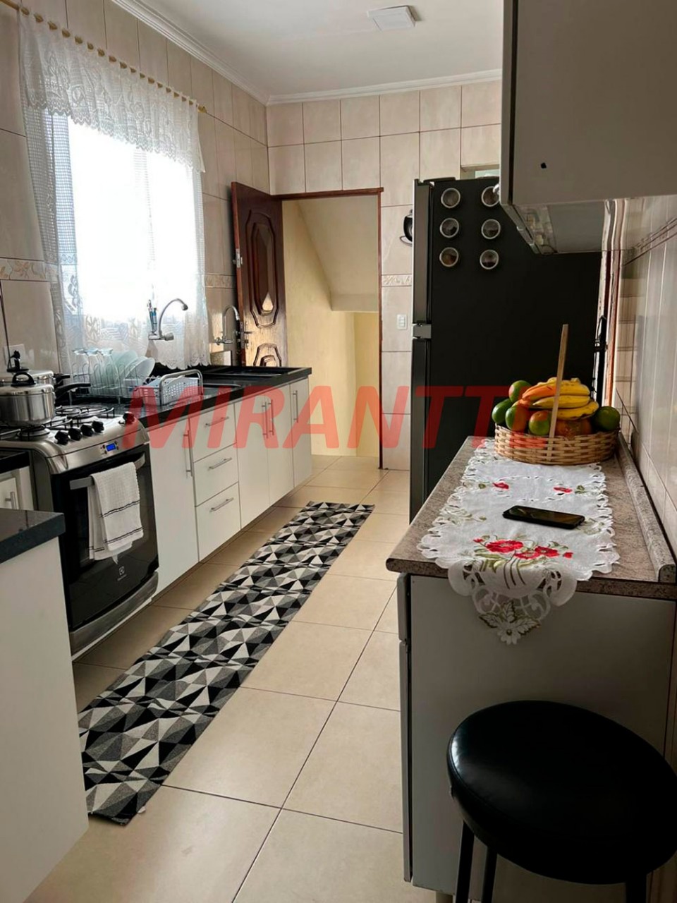 Sobrado de 150m² com 4 quartos em Parque Casa De Pedra