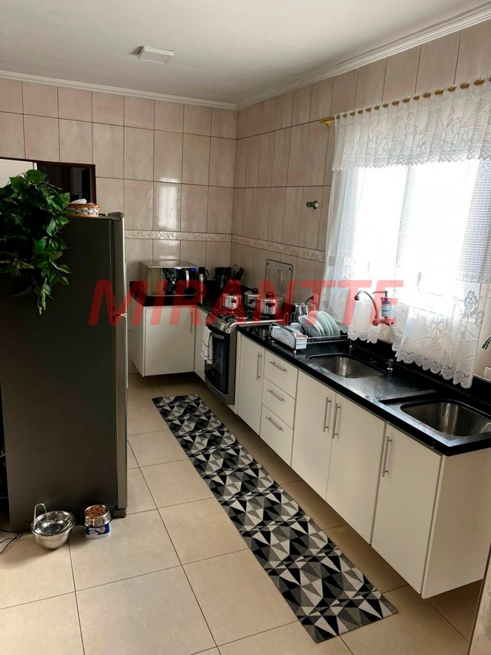 Sobrado de 150m² com 4 quartos em Parque Casa De Pedra