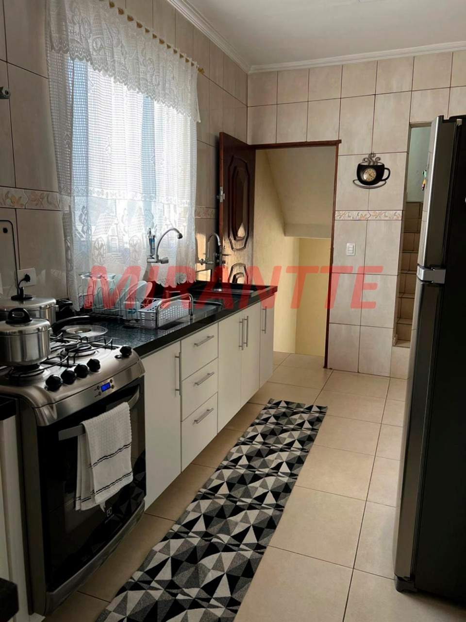Sobrado de 150m² com 4 quartos em Parque Casa De Pedra