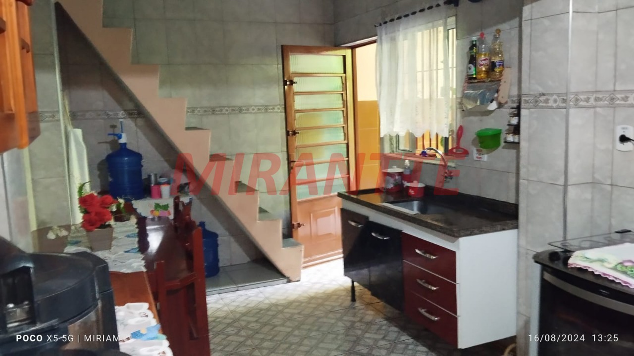Sobrado de 230m² com 3 quartos em Vila Souza