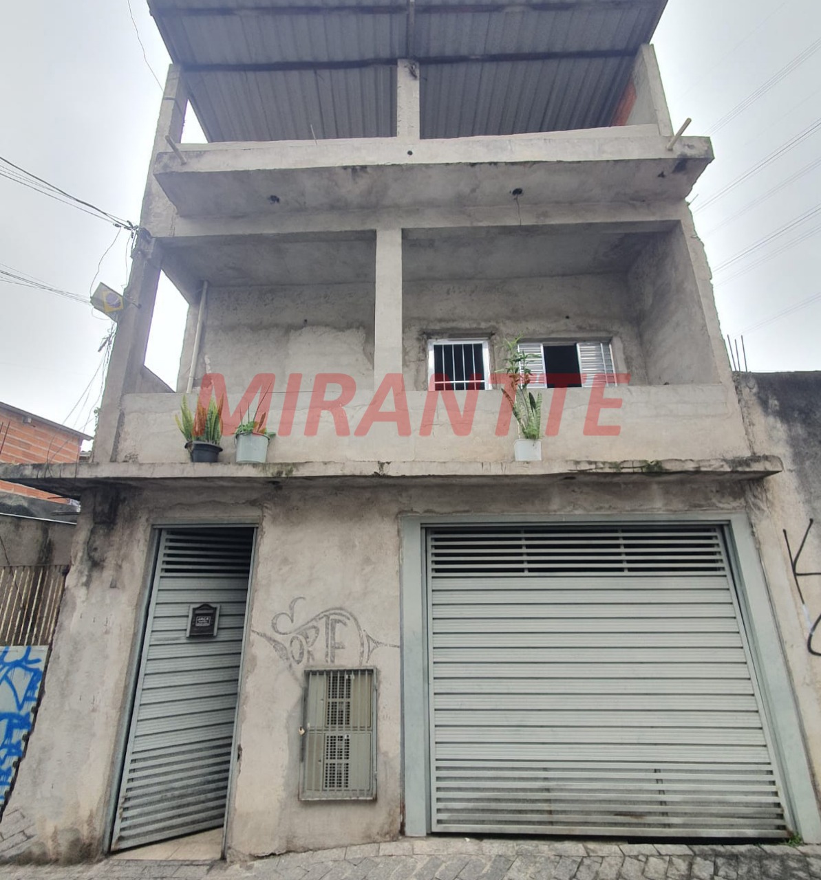 Sobrado de 290m² com 7 quartos em Jardim Martins Silva