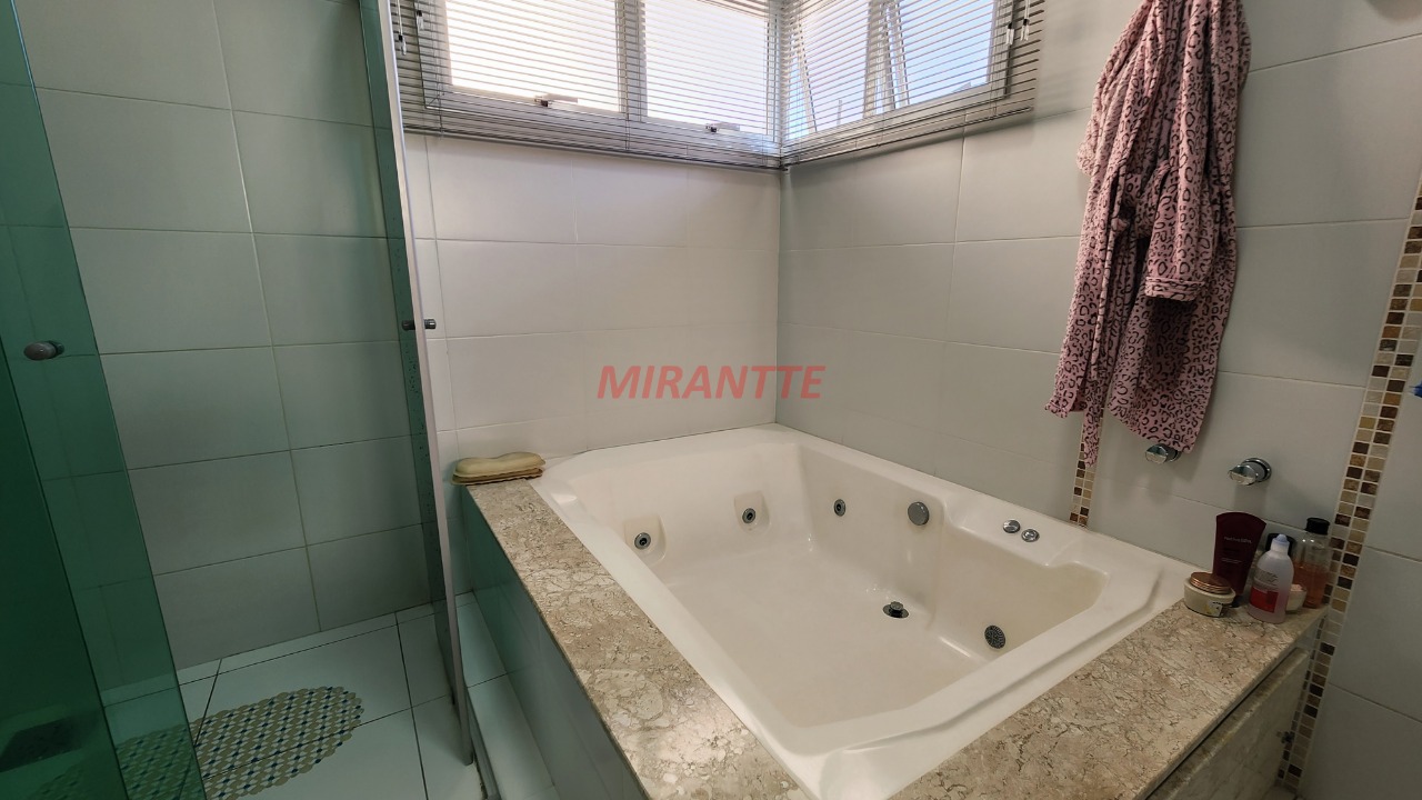 Cond. fechado de 269m² com 3 quartos em Engordadouro