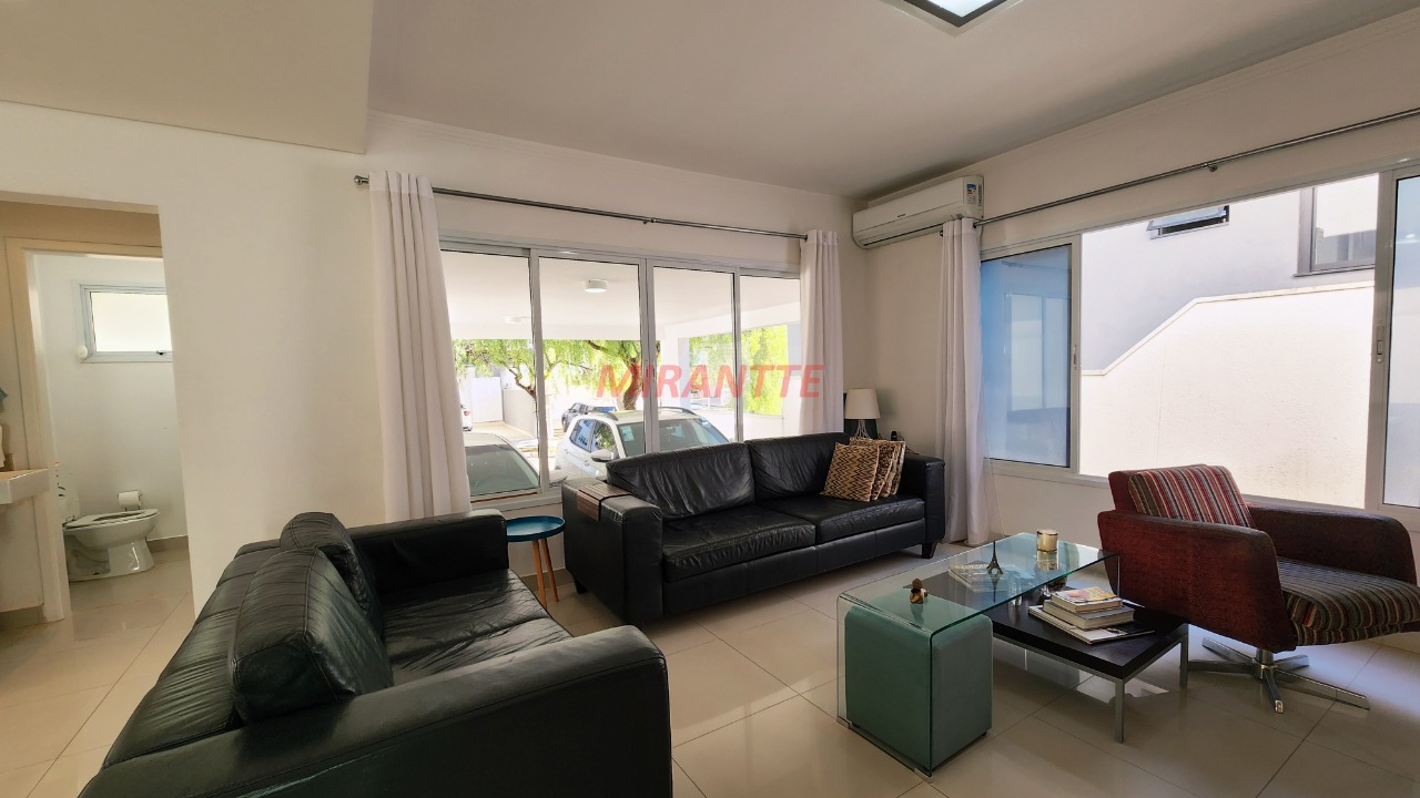 Cond. fechado de 269m² com 3 quartos em Engordadouro