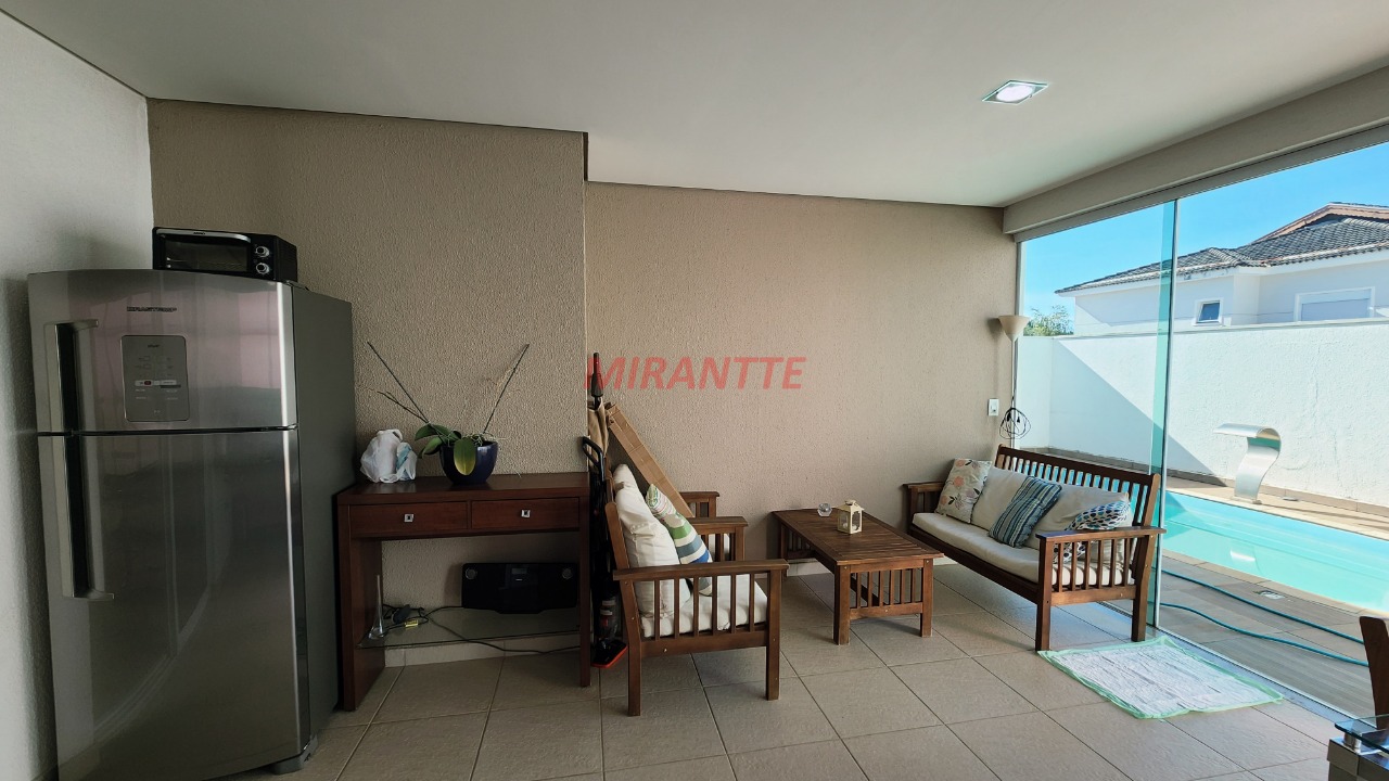Cond. fechado de 269m² com 3 quartos em Engordadouro