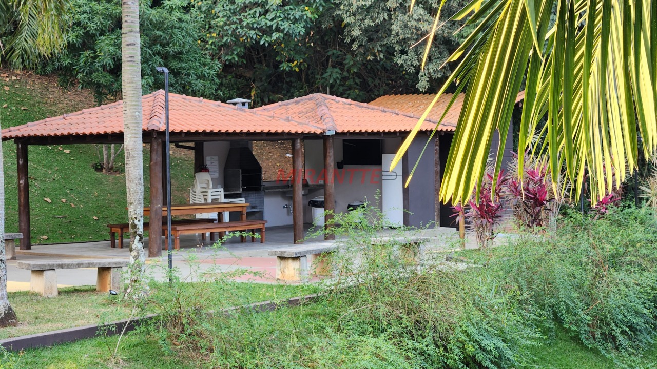 Cond. fechado de 269m² com 3 quartos em Engordadouro
