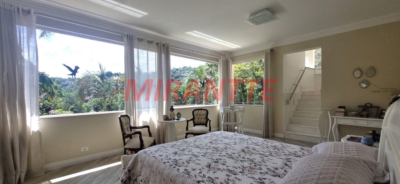 Cond. fechado de 539.55m² com 4 quartos em Roseira