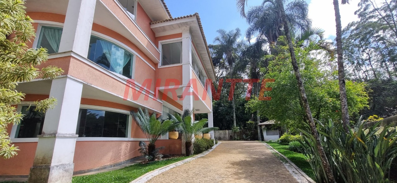 Cond. fechado de 539.55m² com 4 quartos em Roseira