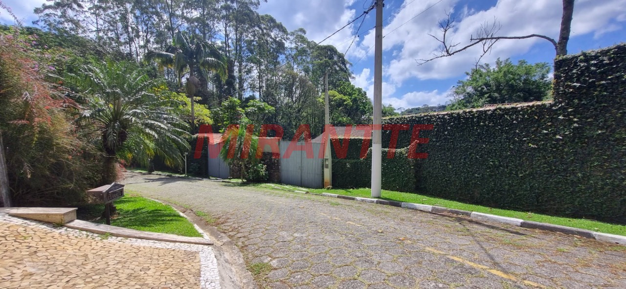 Cond. fechado de 539.55m² com 4 quartos em Roseira