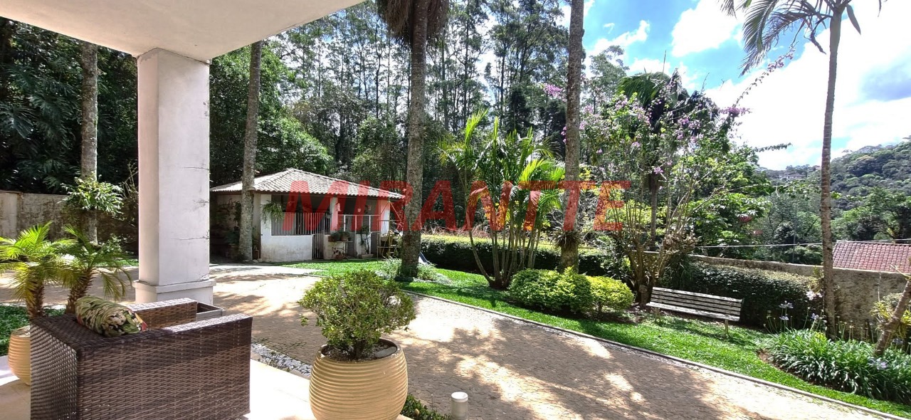 Cond. fechado de 539.55m² com 4 quartos em Roseira