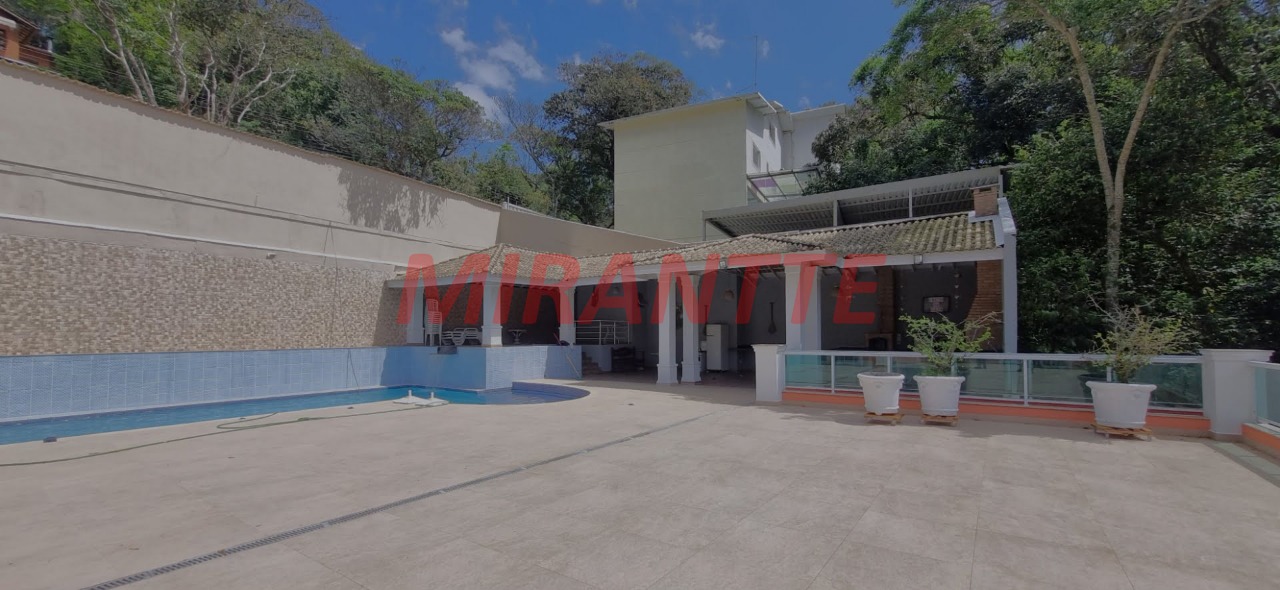 Cond. fechado de 539.55m² com 4 quartos em Roseira
