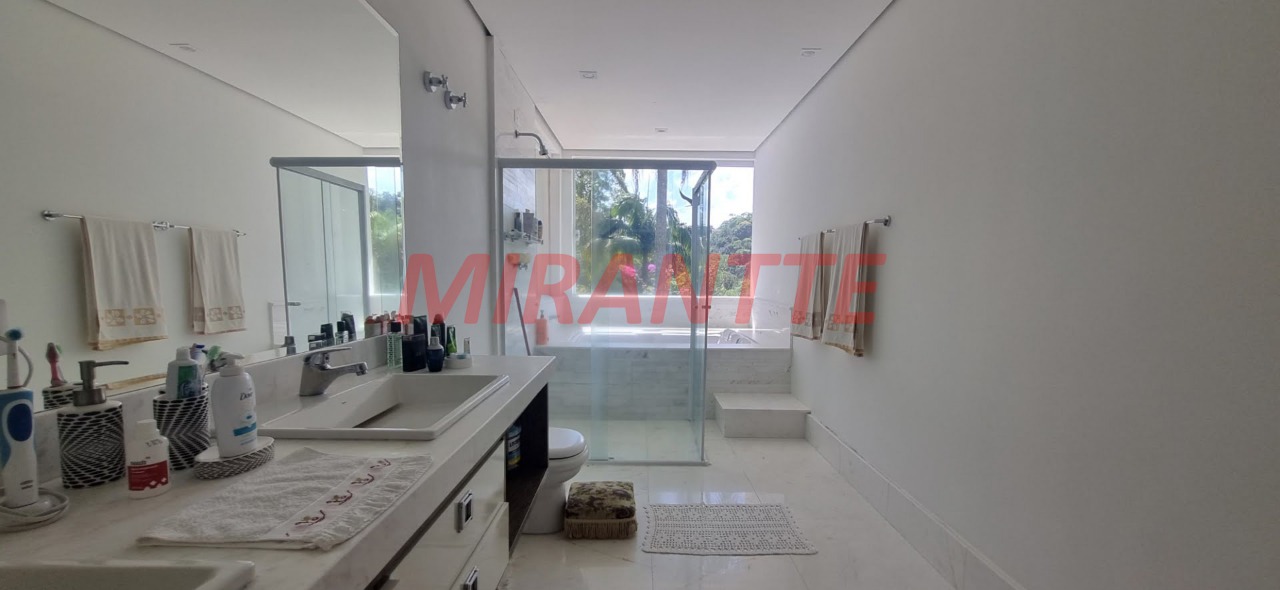 Cond. fechado de 539.55m² com 4 quartos em Roseira