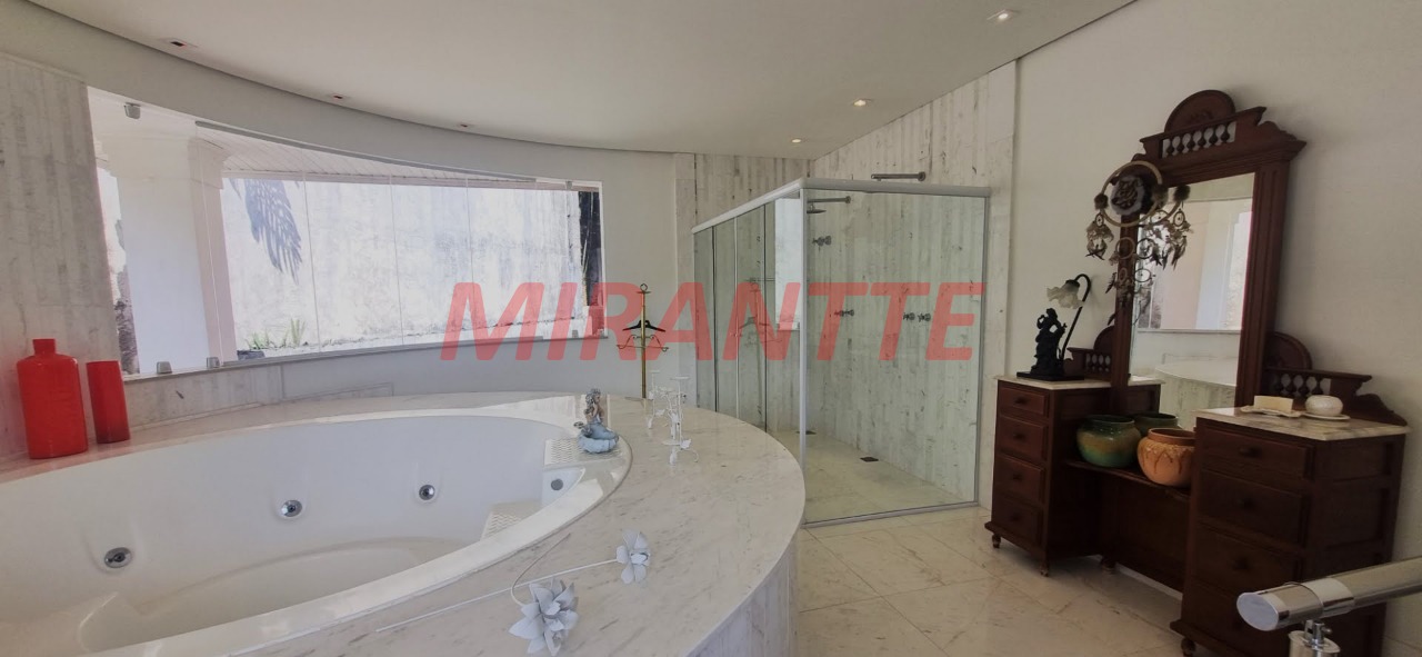 Cond. fechado de 539.55m² com 4 quartos em Roseira