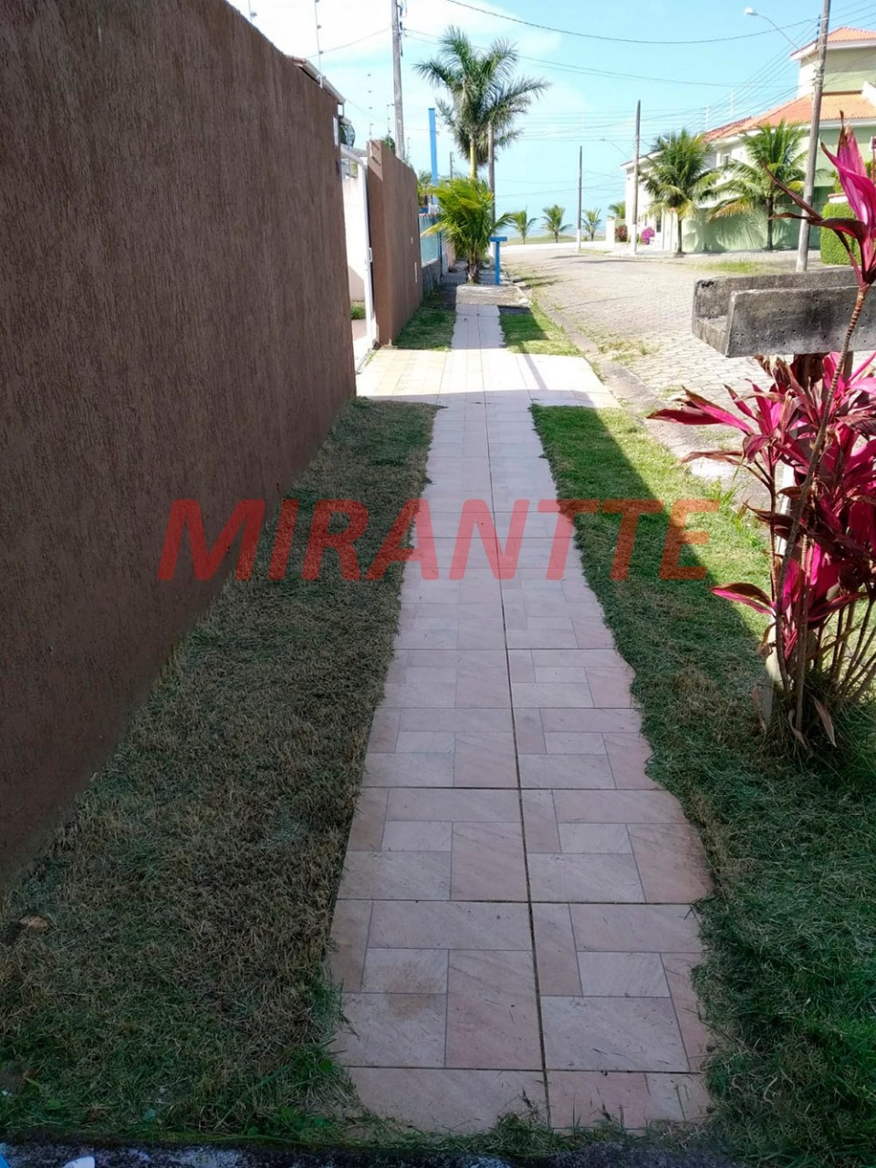 Casa terrea de 247.82m² com 4 quartos em Balneário Três Marias