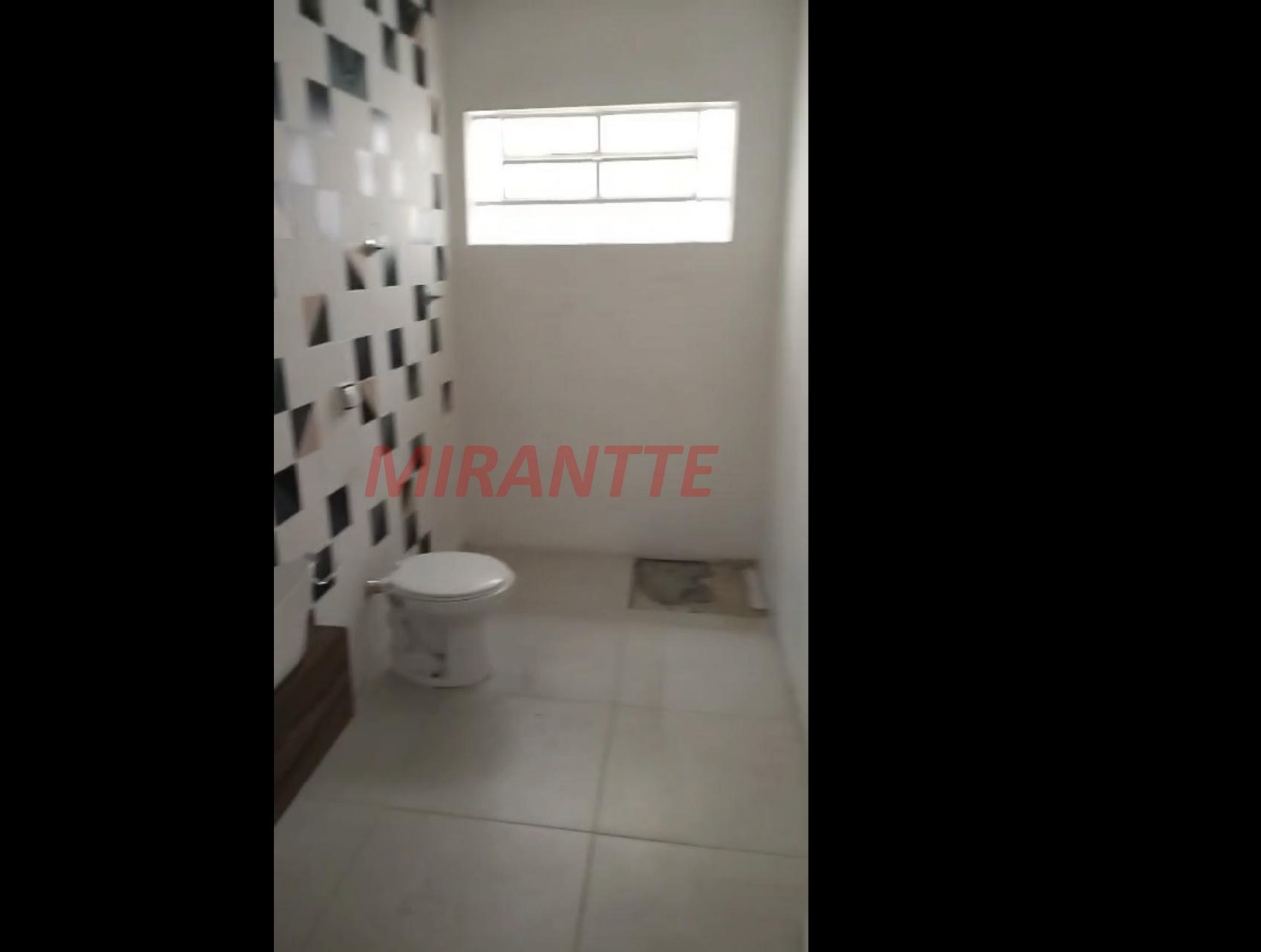 Comercial de 90m² em Água Fria