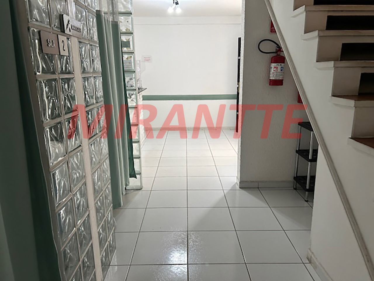Sobrado de 302m² com 3 quartos em Santana