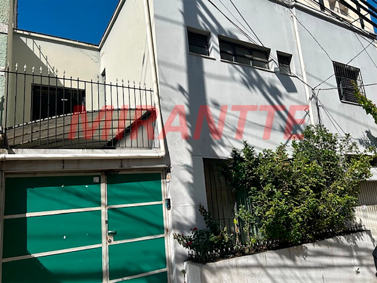 Sobrado de 302m² com 3 quartos em Santana