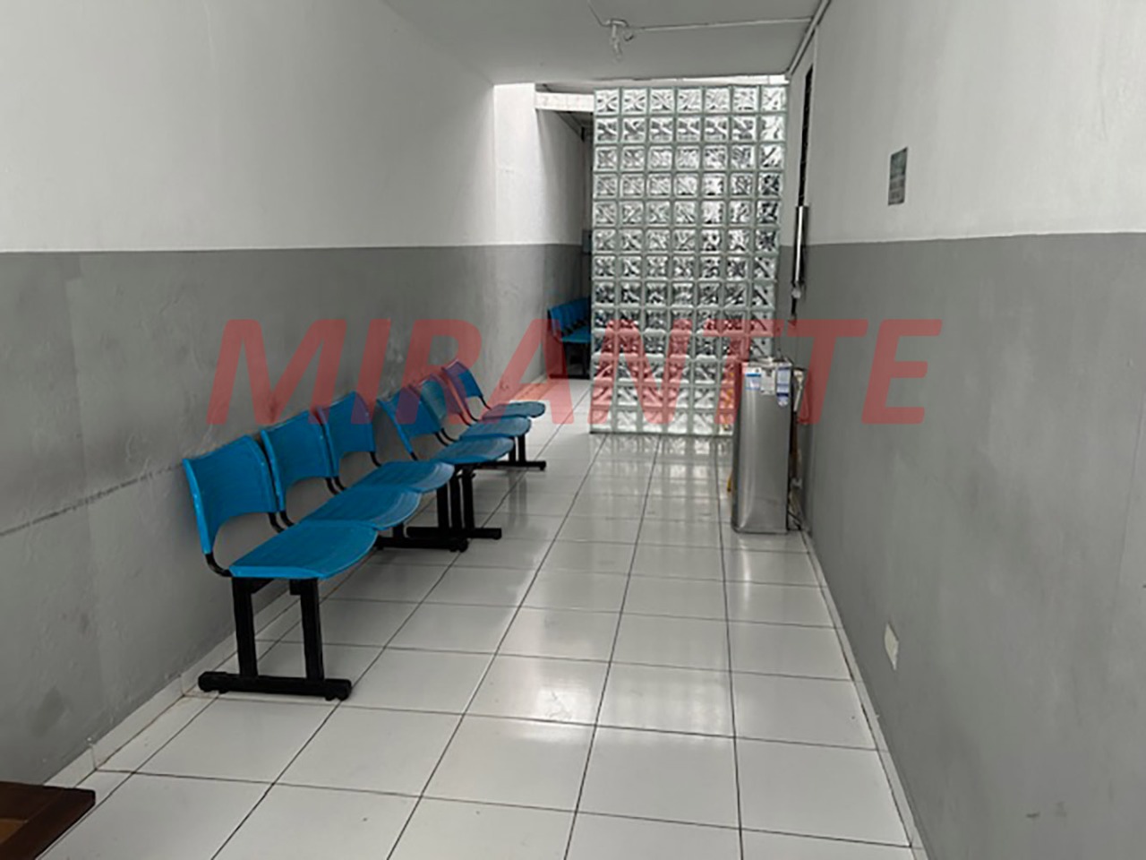Sobrado de 302m² com 3 quartos em Santana