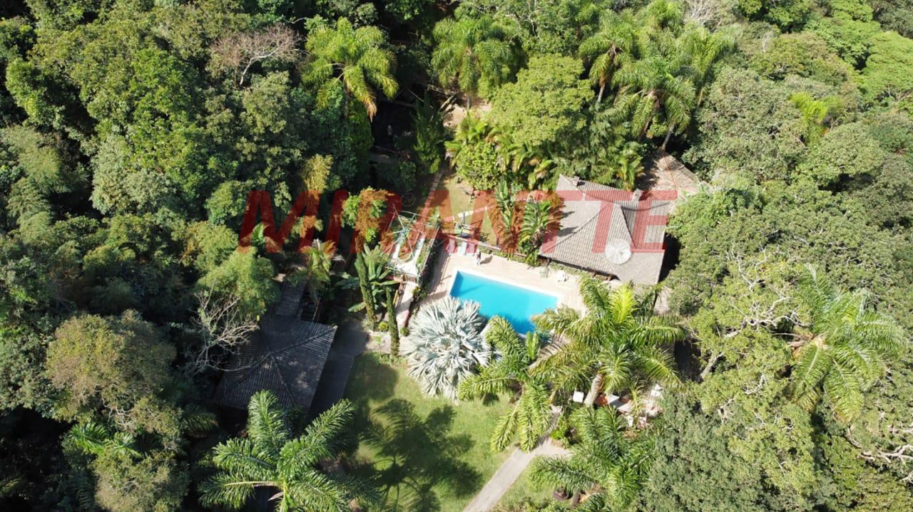 ChÁcara de 700m² com 4 quartos em Tremembe