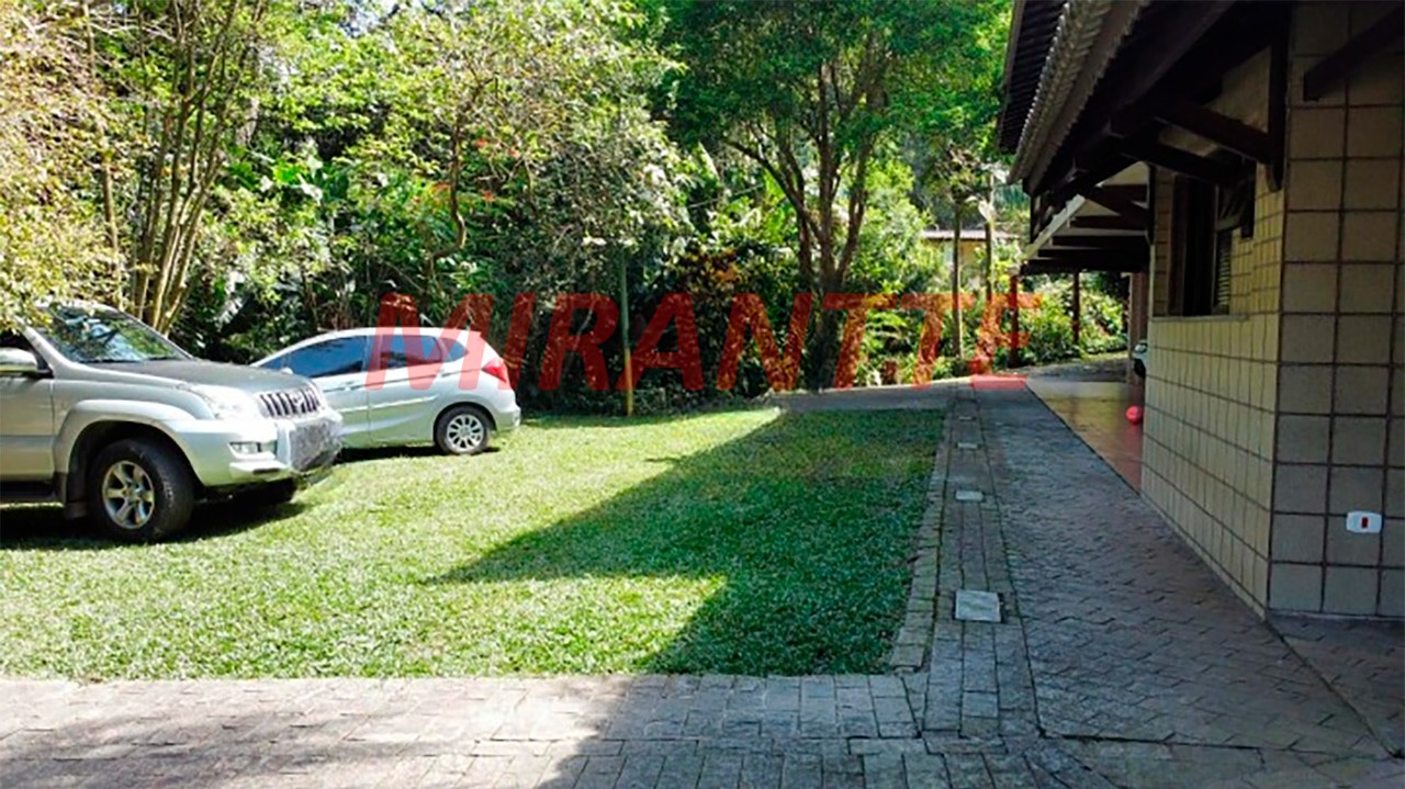 ChÁcara de 700m² com 4 quartos em Tremembe