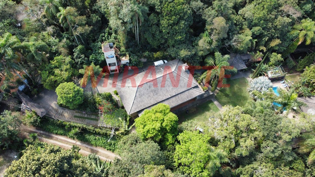 ChÁcara de 700m² com 4 quartos em Tremembe