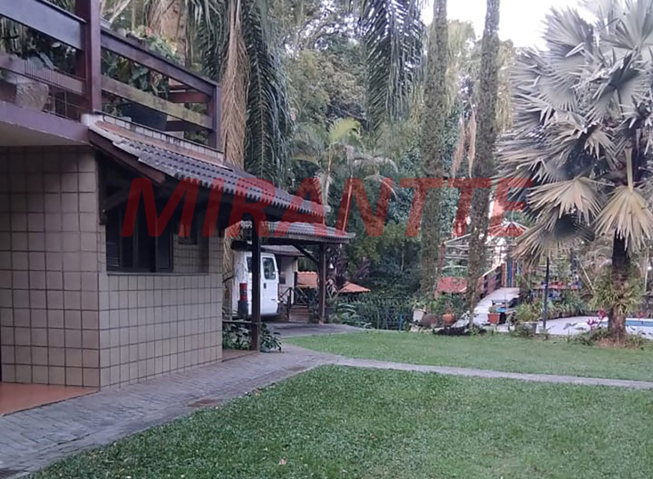 ChÁcara de 700m² com 4 quartos em Tremembe