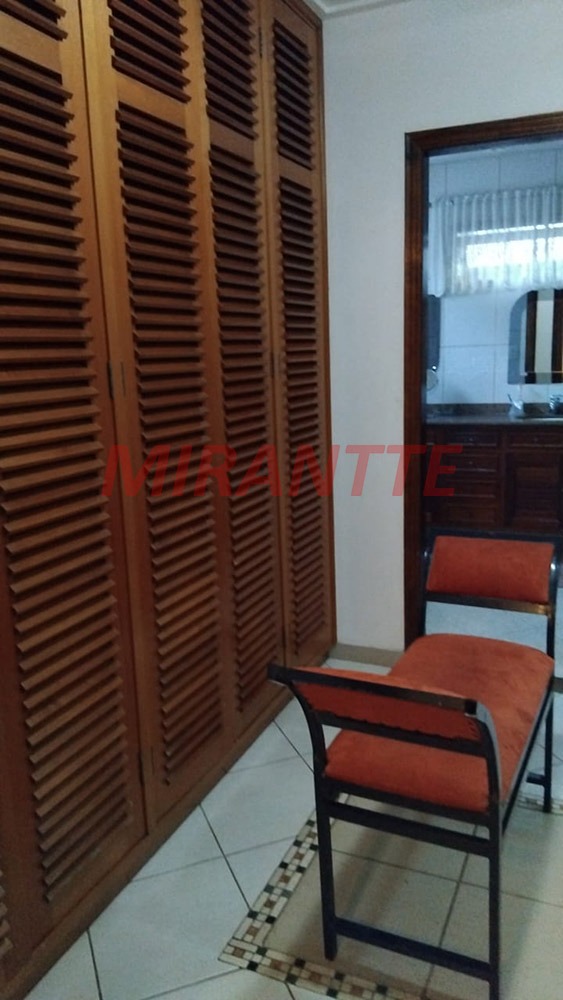 ChÁcara de 700m² com 4 quartos em Tremembe