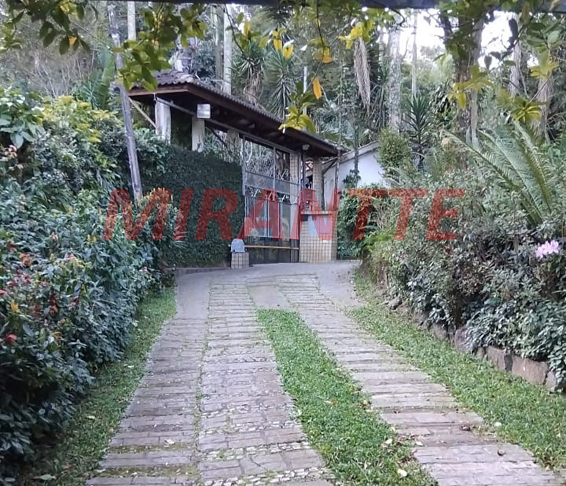 ChÁcara de 700m² com 4 quartos em Tremembe