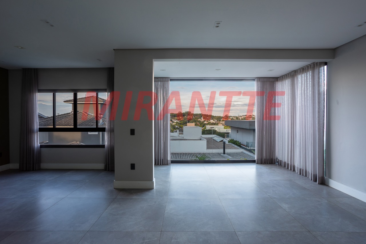 Cond. fechado de 340m² com 3 quartos em Engordadouro