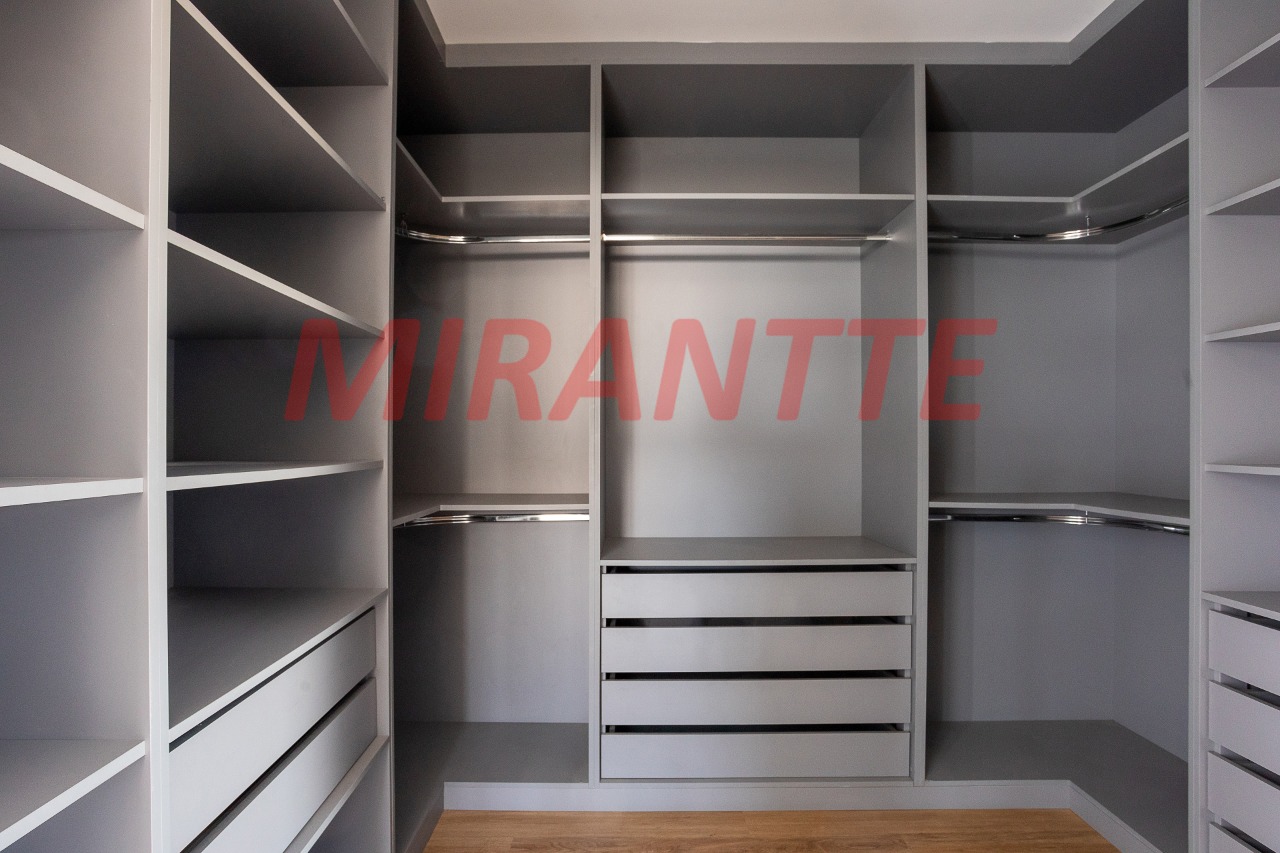 Cond. fechado de 340m² com 3 quartos em Engordadouro