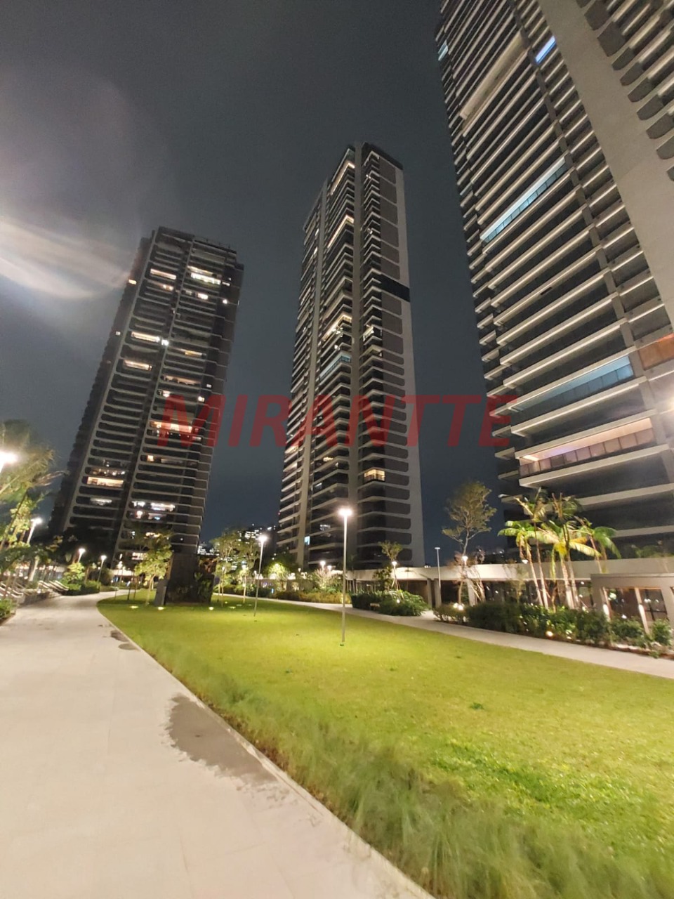 Apartamento de 142m² com 2 quartos em Jardim Morumbi