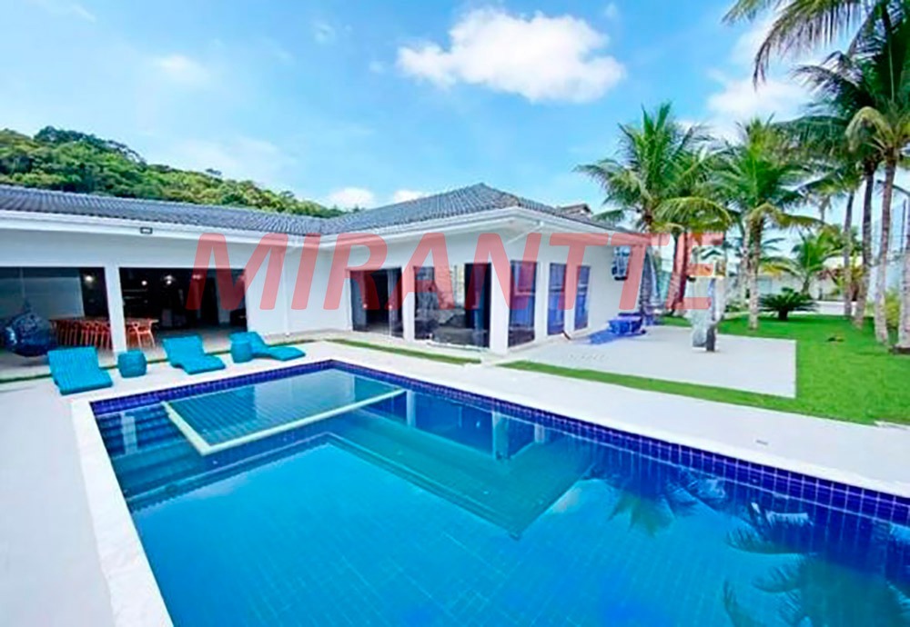 Cond. fechado de 420m² com 6 quartos em Jardim Acapulco