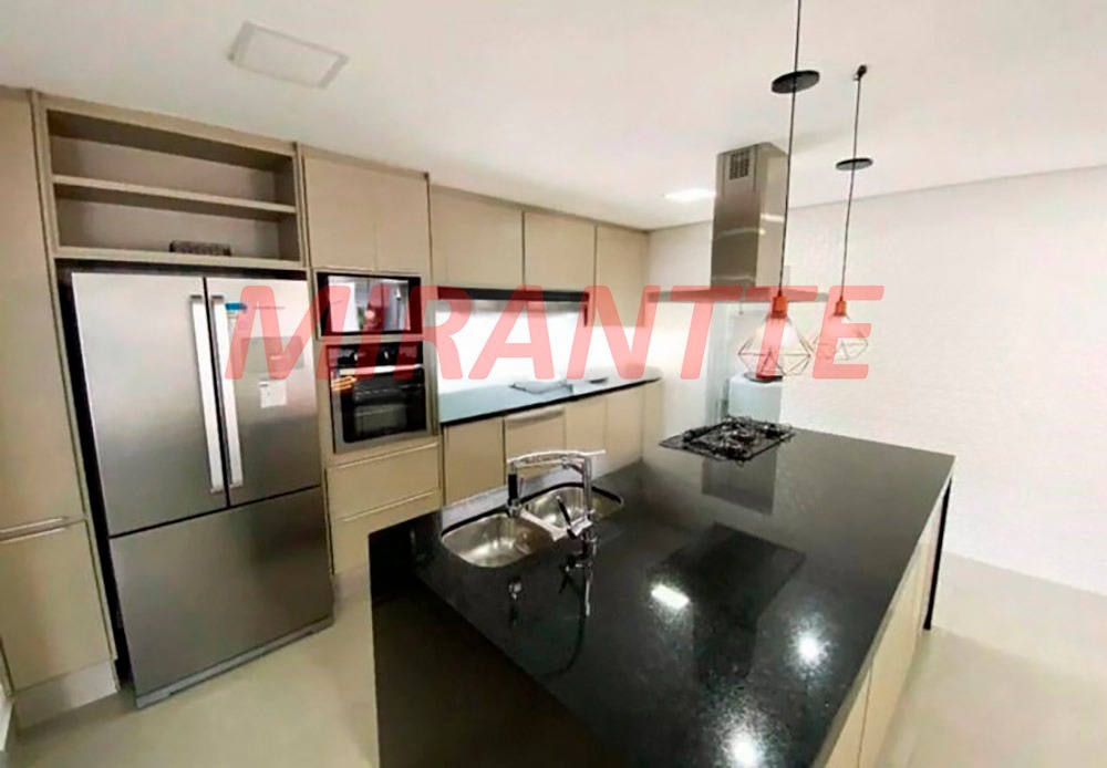 Cond. fechado de 420m² com 6 quartos em Jardim Acapulco