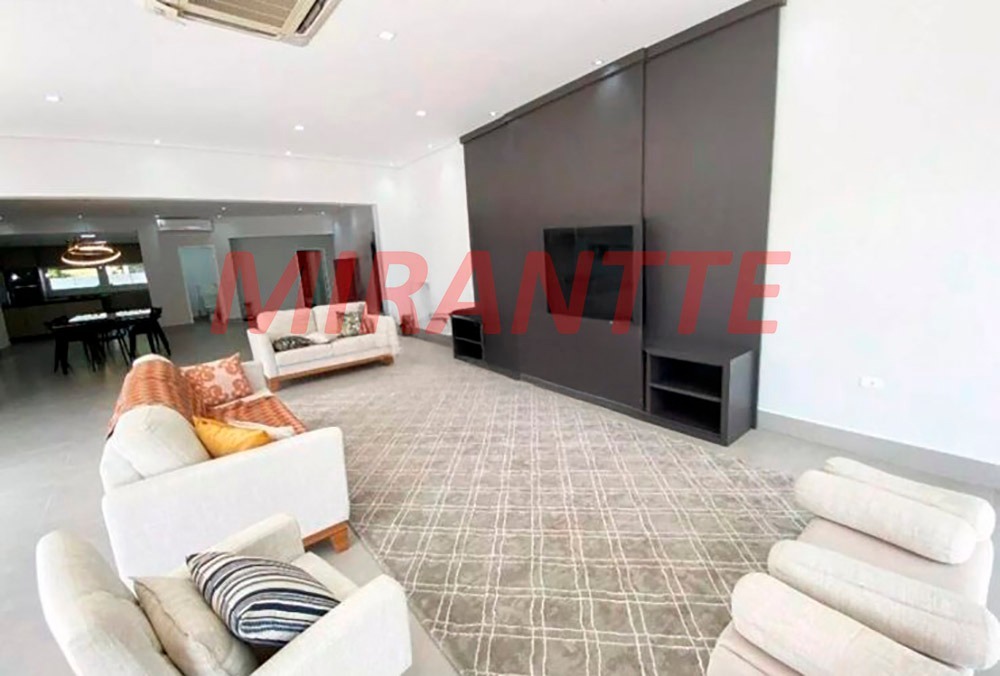 Cond. fechado de 420m² com 6 quartos em Jardim Acapulco