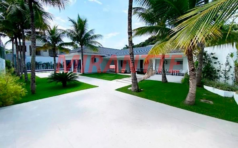 Cond. fechado de 420m² com 6 quartos em Jardim Acapulco