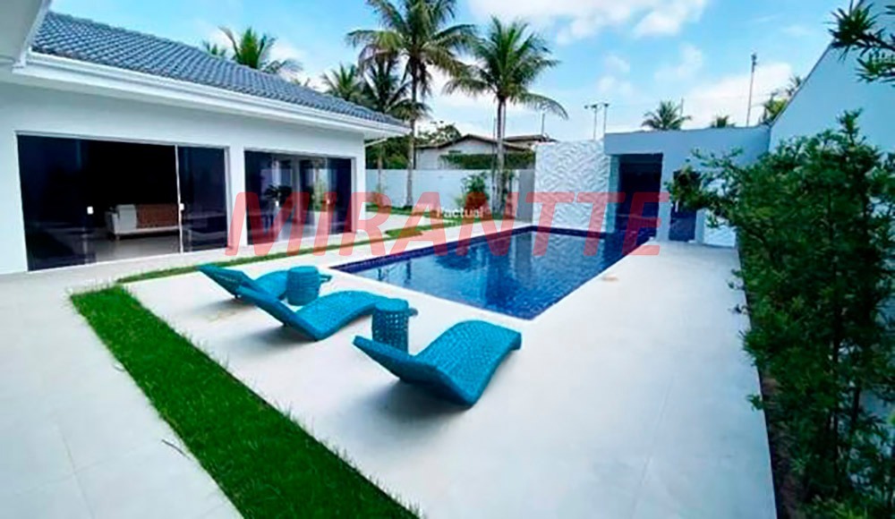 Cond. fechado de 420m² com 6 quartos em Jardim Acapulco
