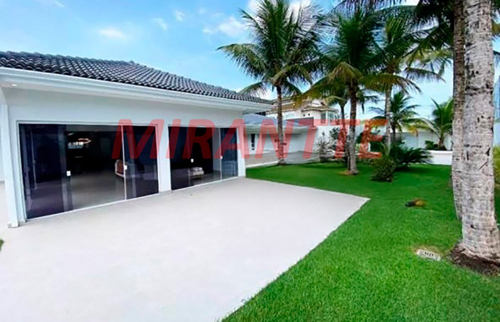 Cond. fechado de 420m² com 6 quartos em Jardim Acapulco