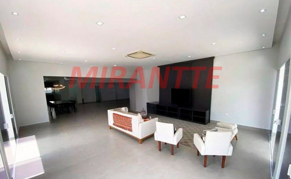 Cond. fechado de 420m² com 6 quartos em Jardim Acapulco