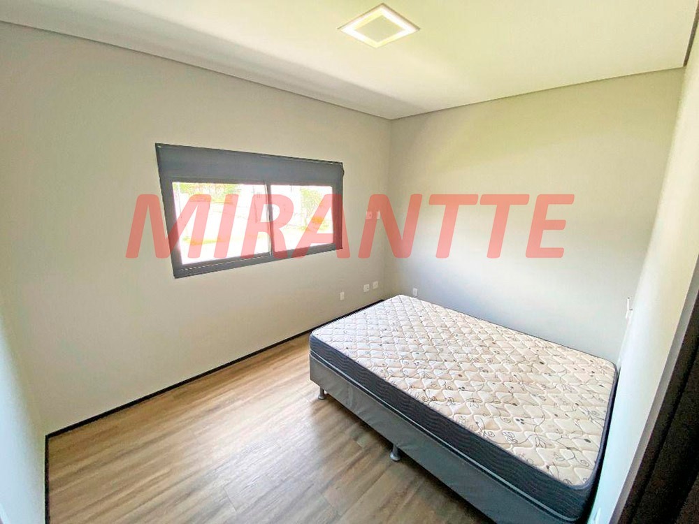 Cond. fechado de 398m² com 5 quartos em Jardim Acapulco