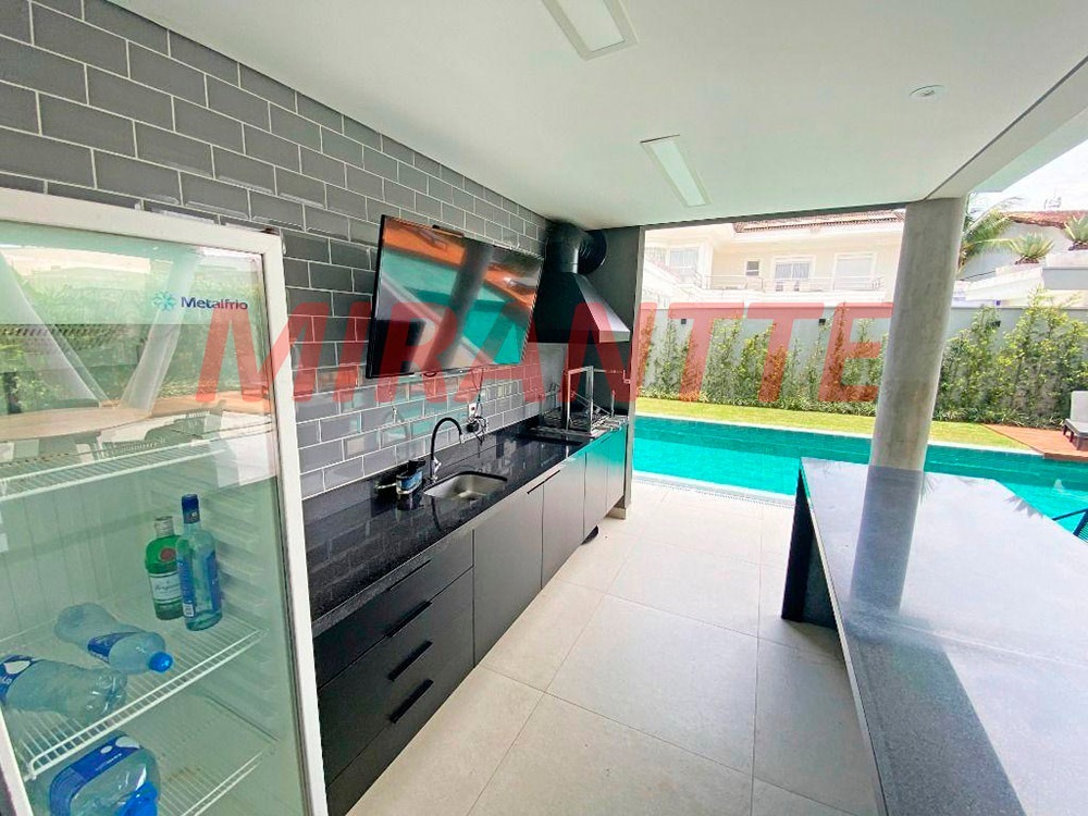 Cond. fechado de 398m² com 5 quartos em Jardim Acapulco