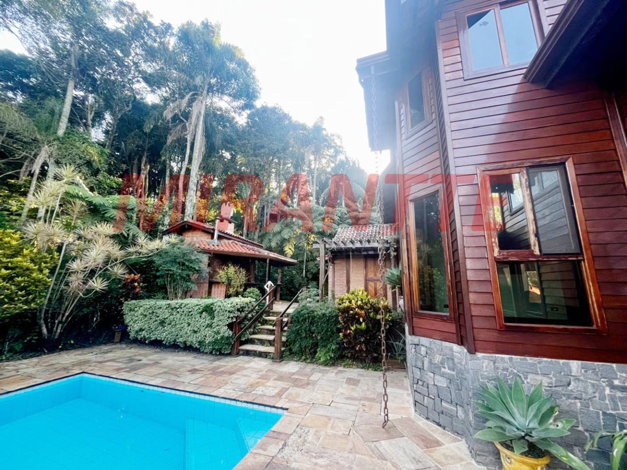 Cond. fechado de 220m² com 3 quartos em Serra da Cantareira