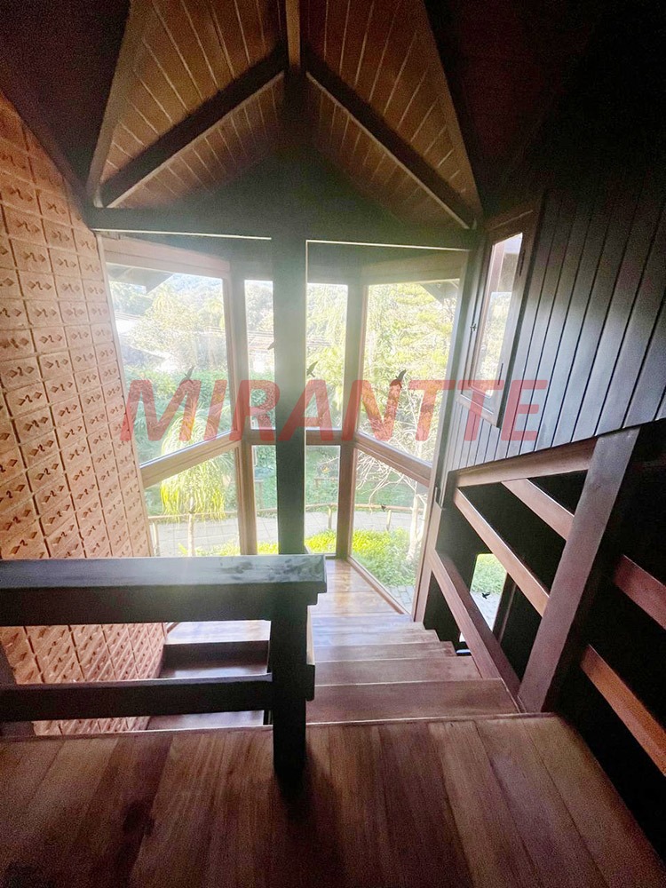Cond. fechado de 220m² com 3 quartos em Serra da Cantareira