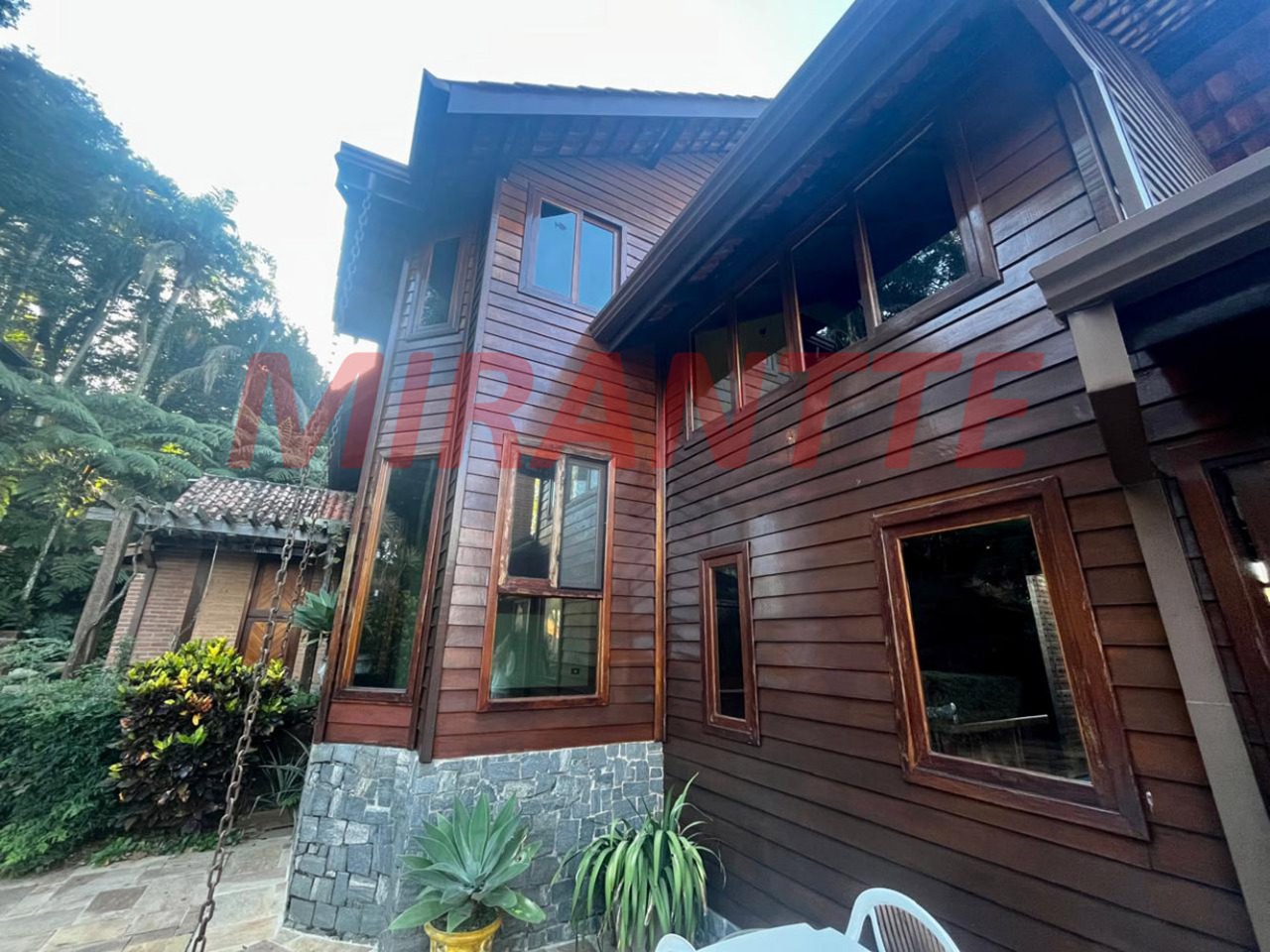 Cond. fechado de 220m² com 3 quartos em Serra da Cantareira