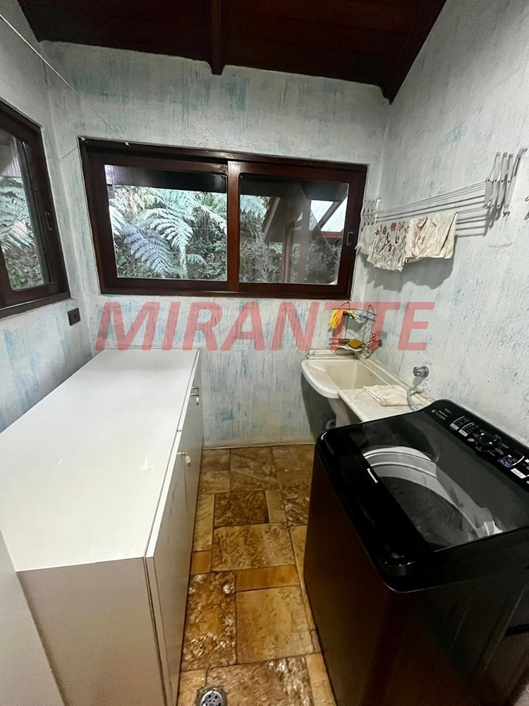 Cond. fechado de 220m² com 3 quartos em Serra da Cantareira